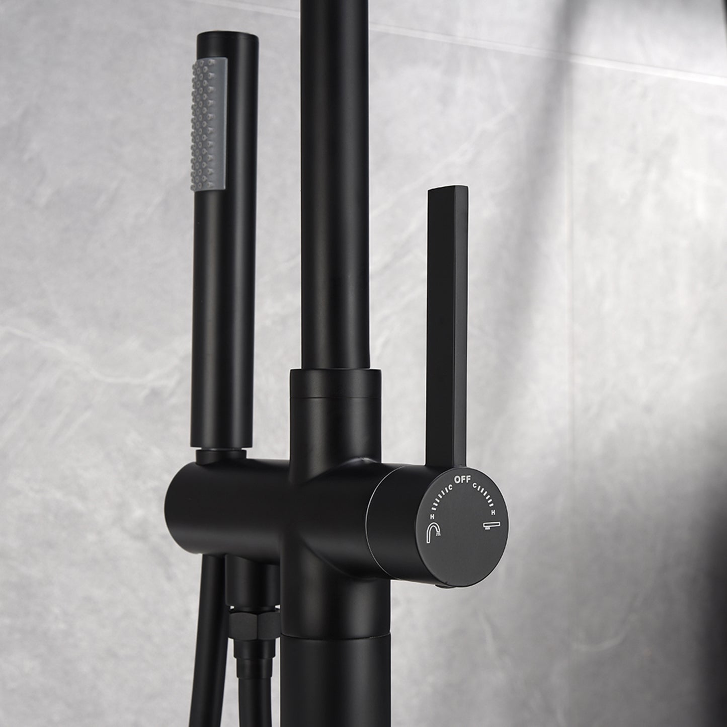 Odda Floor Mounted Freestanding Bathtub Faucet With High-Arc Spout