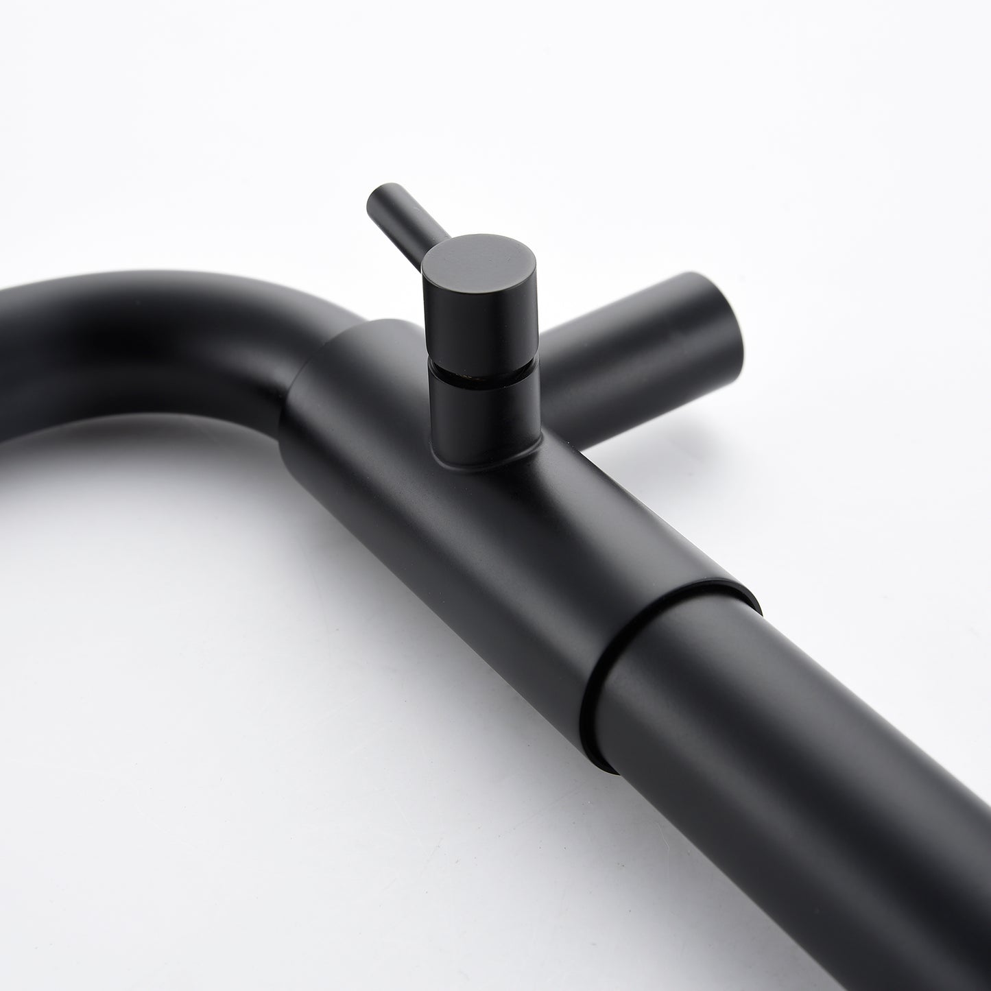 Voro 3 Function Complete 10 In Shower Set with Handshower in Matte Black