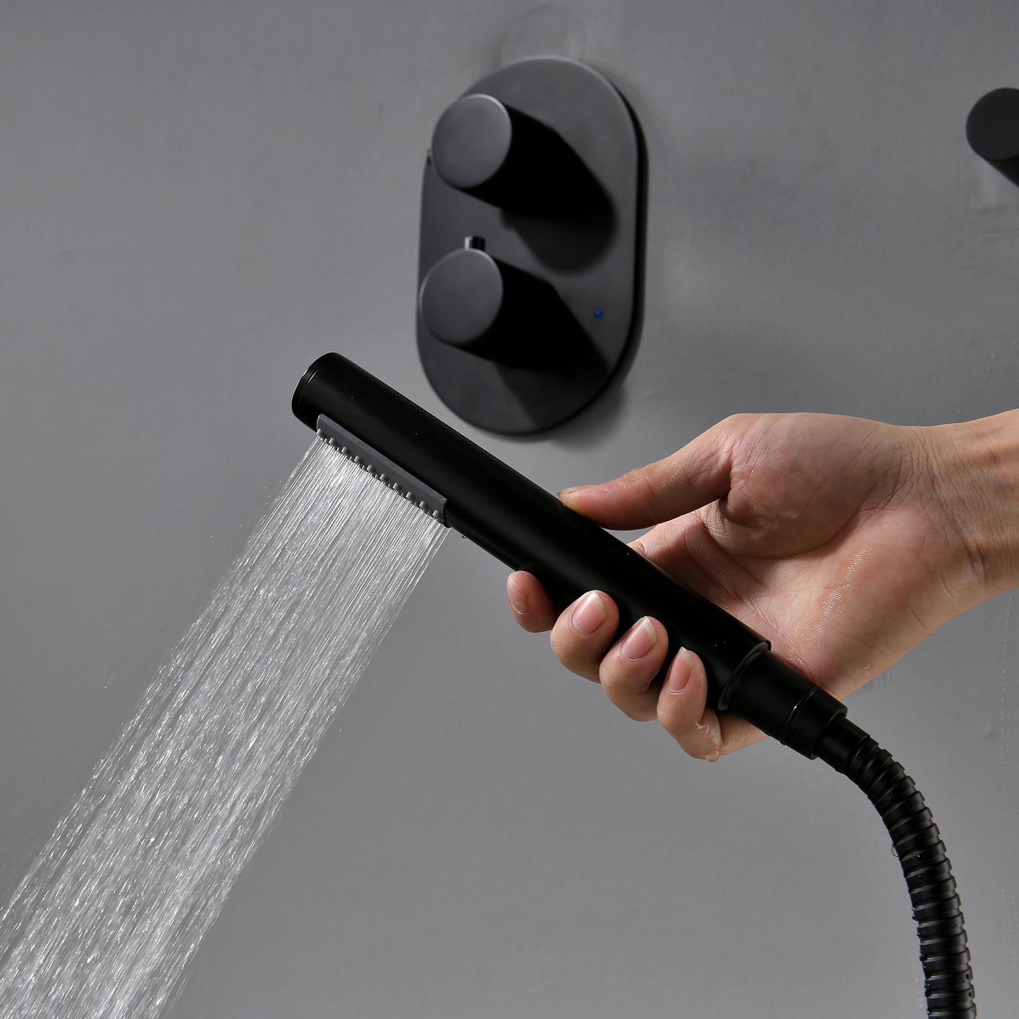 Gero 10 In 2-Spray Shower System with Handheld Shower in Matte Black
